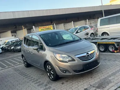 Gebraucht Opel Meriva Edition 140 PS (102 kW) 2011 Grau Van / Kleinbus