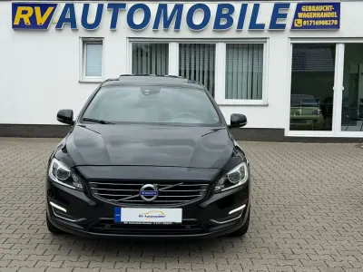 Gebraucht Volvo V60 Summum 215 PS (158 kW) 2014 Schwarz Kombi