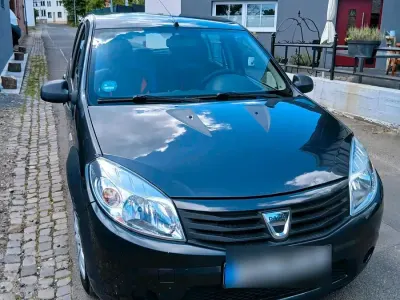 Gebraucht Dacia Sandero 75 PS (55 kW) 2012 Grau Kleinwagen