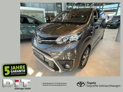 Gebraucht Toyota Proace Verso Team 177 PS (130 kW) 2023 Basaltgrau metallic Kombi