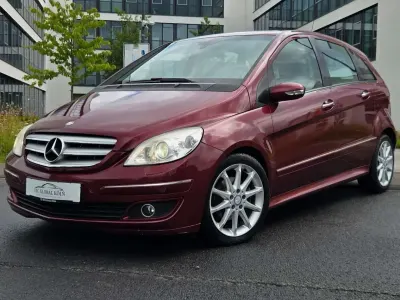 Gebraucht Mercedes B200 Sport 140 PS (102 kW) 2008 Saturnrot Van / Kleinbus