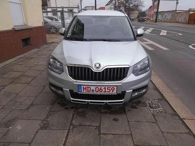 Gebraucht Skoda Yeti Ambition 122 PS (89 kW) 2015 Brilliantsilber metallic SUV