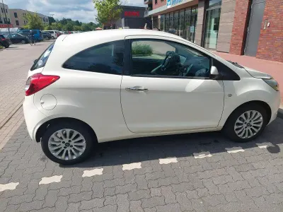Gebraucht Ford Ka 69 PS (50 kW) 2012 Weiß Kleinwagen