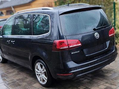 Second-hand VW Sharan 177 CP (130 kW) 2019 Negru Monovolum