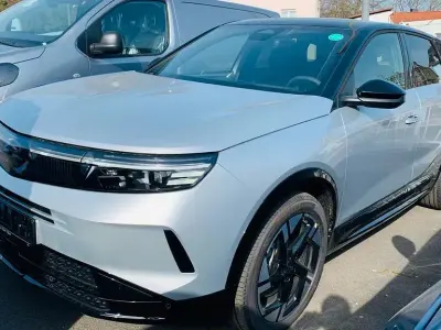 Gebraucht Opel Grandland X 194 PS (142 kW) 2026 Silber SUV