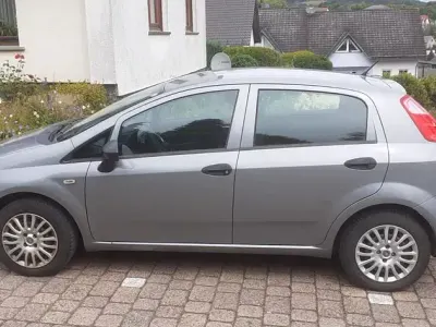 Gebraucht Fiat Punto 69 PS (50 kW) 2012 Grau Kleinwagen