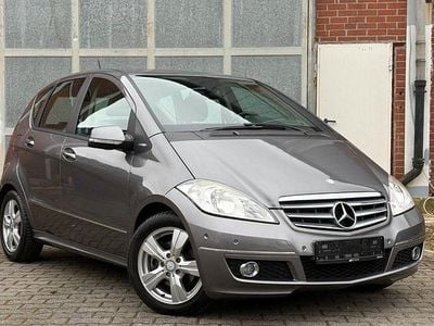 Usata Mercedes A180 116 CV (85 kW) 2010 Grigio Utilitaria