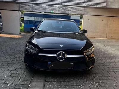 Schwarz Gebraucht 2019 Mercedes A200 Limousine | 19.900 € (Etwas zu teuer)