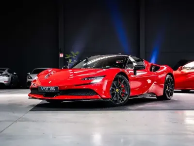 Usata Ferrari SF90 999 CV (734 kW) 2022 Rosso