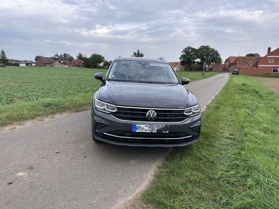 gebraucht VW Tiguan Active*DSG*Garantie*LED*AHK*STH*SHZ*ACC*RFK*uvm