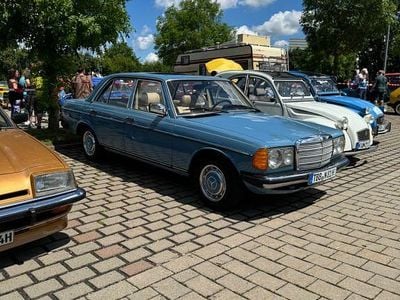 Blau Gebraucht 1981 Mercedes 200 Limousine | 9.500 €