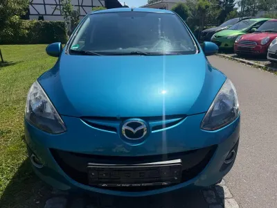 Gebraucht Mazda 2 Edition 75 PS (55 kW) 2012 Blau Kleinwagen
