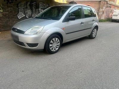 Second-hand Ford Fiesta Viva 80 CP (58 kW) 2005 Argintiu Hatchback