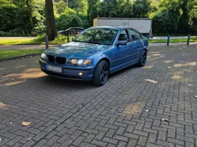 Occasion BMW 318 116 ch (85 kW) 2003 Bleue Berline