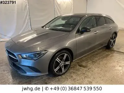 Gebraucht Mercedes CLA200 Shooting Brake 150 PS (110 kW) 2021 Grau Kombi