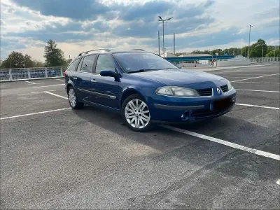 Gebraucht Renault Laguna GrandTour Dynamique 135 PS (99 kW) 2007 Blau Kombi