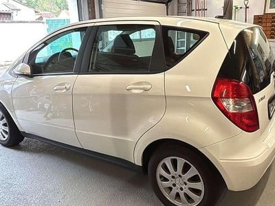 Gebraucht Mercedes A160 Avantgarde 95 PS (69 kW) 2012 Weiß Limousine