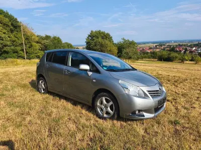 Gebraucht Toyota Verso Life 147 PS (108 kW) 2010 Grau Van / Kleinbus