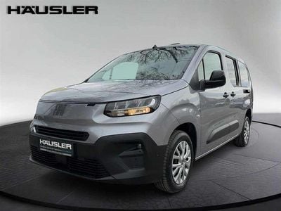 Neu Fiat Doblò 131 PS (96 kW) 2025 Maestro grau Van / Kleinbus