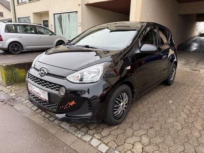 Gebraucht Hyundai i10 Classic 67 PS (49 kW) 2017 Schwarz Kleinwagen