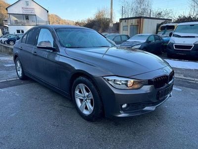 Braun Gebraucht 2015 BMW 316 Comfort Edition Limousine | 6.999 €