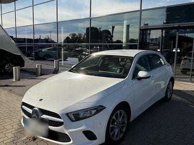 Gebraucht Mercedes A200 163 PS (119 kW) 2021 Weiß Limousine