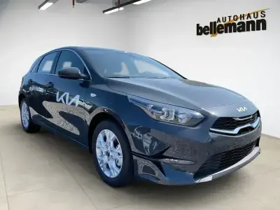 Gebraucht Kia Ceed Comfort 101 PS (74 kW) 2024 Pentametal Kleinwagen