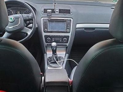 Blau Gebraucht 2011 Skoda Octavia Kombi | 3.000 €