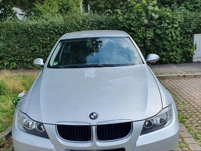 Gebraucht BMW 318 129 PS (94 kW) 2007 Silber Limousine