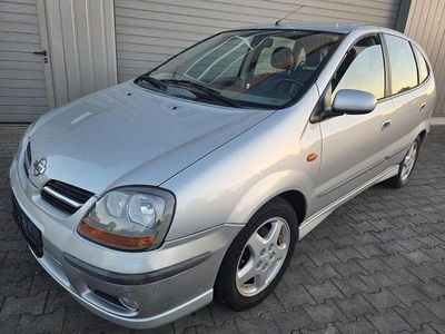 Nissan Almera Tino
