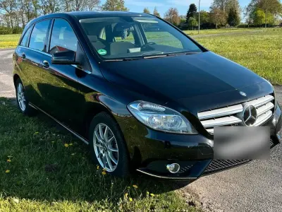 Gebraucht Mercedes B200 136 PS (100 kW) 2014 Schwarz Kleinwagen