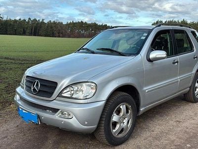 Gebraucht Mercedes ML270 163 PS (119 kW) 2003 Silber SUV