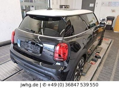 Usado Mini Cooper Classic 136 HP (100 kW) 2023 Preto Citadino
