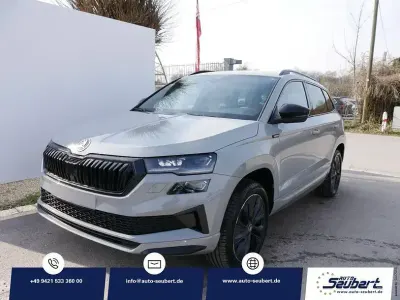 Neu Skoda Karoq SportLine 190 PS (139 kW) 2026 Grau SUV