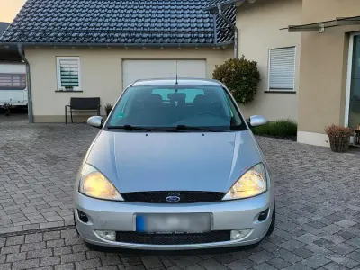 Gebraucht Ford Focus 131 PS (96 kW) 1999 Silber Kleinwagen