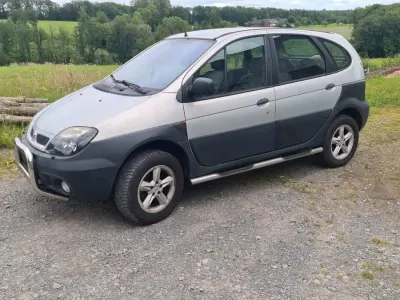 Gebraucht Renault Scénic 139 PS (102 kW) 2000 Silber Van / Kleinbus