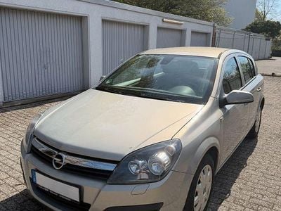 Gebraucht Opel Astra Edition 105 PS (77 kW) 2006 Silber Limousine