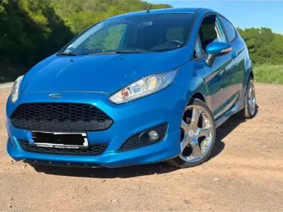 Gebraucht Ford Fiesta 120 PS (88 kW) 2014 Blau Kleinwagen