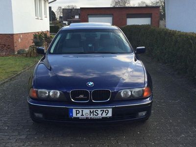 BMW 523