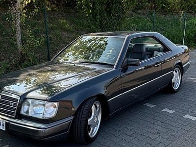Usata Mercedes 220 150 CV (110 kW) 1992 Nero Coupé