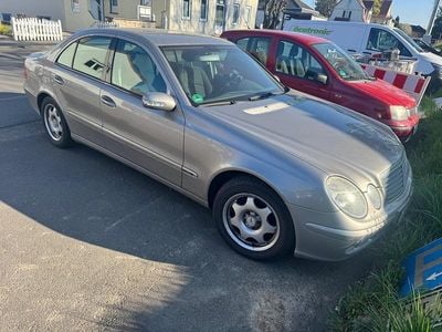Mercedes E200