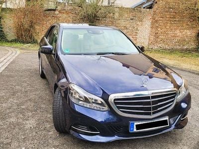 Gebraucht Mercedes E300 Elegance 252 PS (185 kW) 2014 Blau Limousine