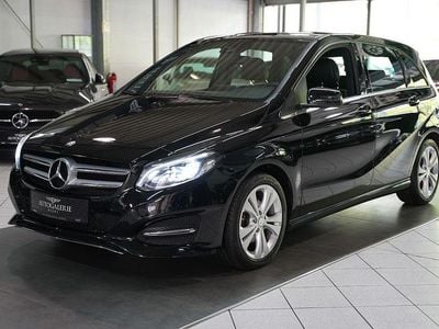 Usata Mercedes B180 122 CV (89 kW) 2017 Nero Monovolume