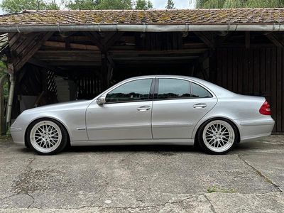 Second-hand Mercedes E320 224 CP (164 kW) 2003 Argintiu Berlinǎ
