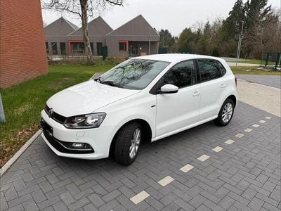 Gebraucht VW Polo LOUNGE 75 PS (55 kW) 2015 Weiß Limousine