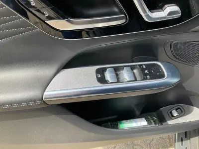 Gebraucht Mercedes GLC300 258 PS (189 kW) 2023 Schwarz SUV