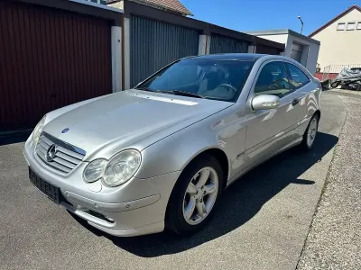 Gebraucht Mercedes C200 122 PS (89 kW) 2004 Silber Coupé