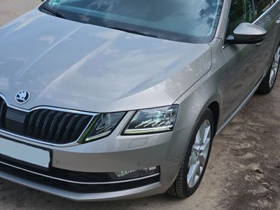 gebraucht Skoda Octavia 2.0 TDI DSG Style Navi ACC LED