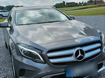 Mercedes GLA220