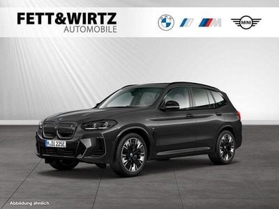 Gebraucht BMW iX3 M Sport 210 kW (286 PS) 2024 Sophistograu brillanteffekt metallic SUV